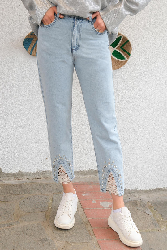 Paçası Dantel Detaylı Boru Paça Pantolon Buz Mavi