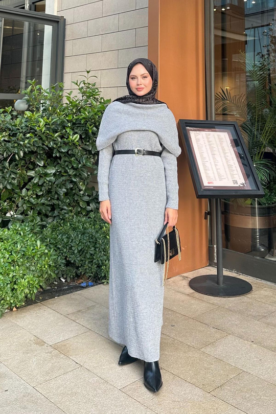 Pelerin Yaka Elbise Gri