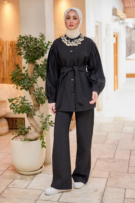 Pile Detaylı Kuşaklı İkili Takım Siyah