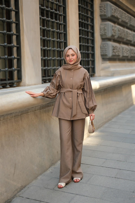 Pile Detaylı Kuşaklı İkili Takım Sütlü Kahve