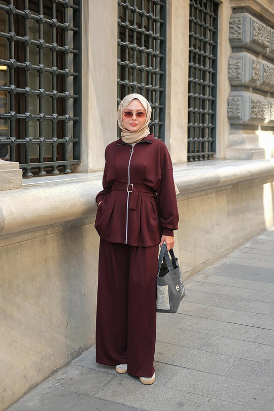 Pile Detaylı Tokalı Takım Bordo