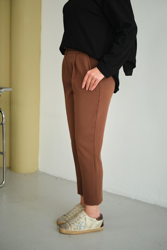 Pileli Düz Paça Pantolon Kahverengi