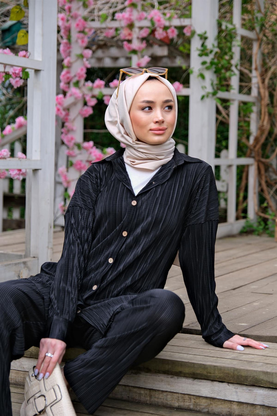 PILISELI TAKIM SIYAH