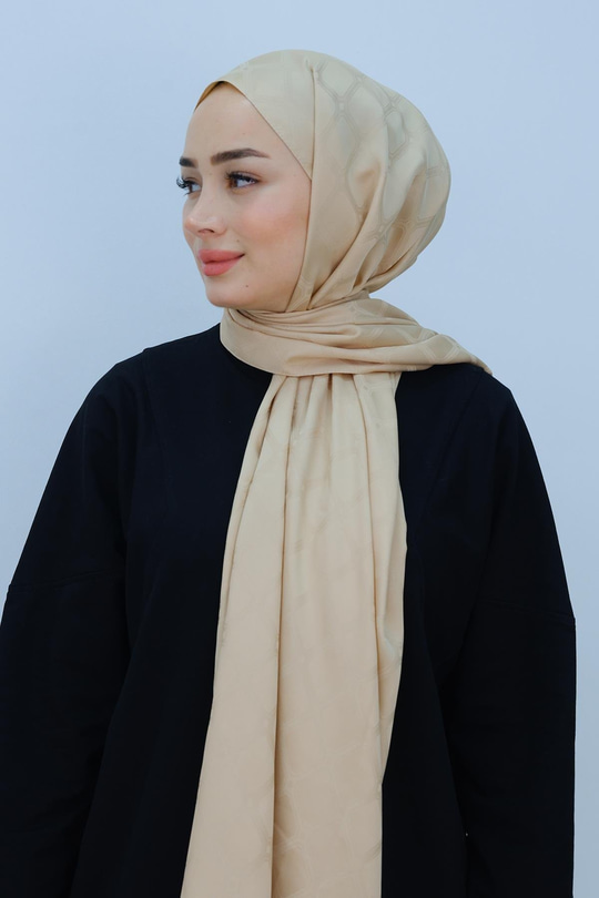 Piramit Desen Jakar Şal Krem