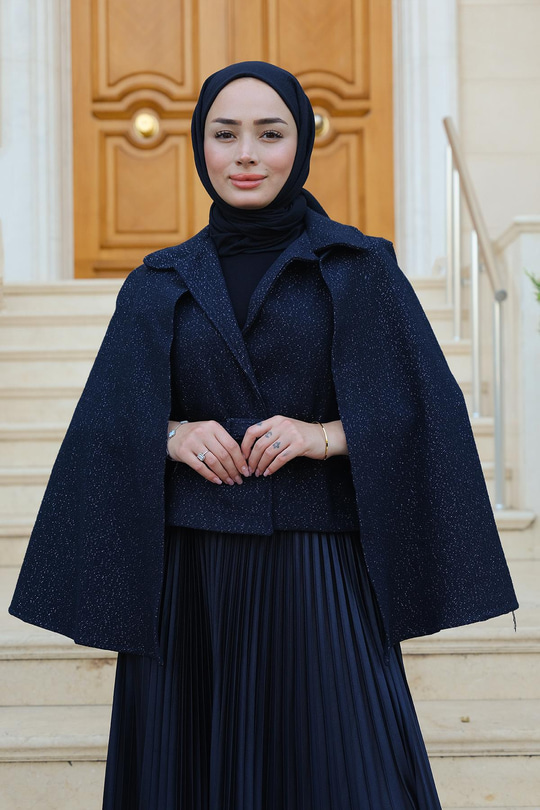 Sim Detay Pelerinli Ceket Siyah