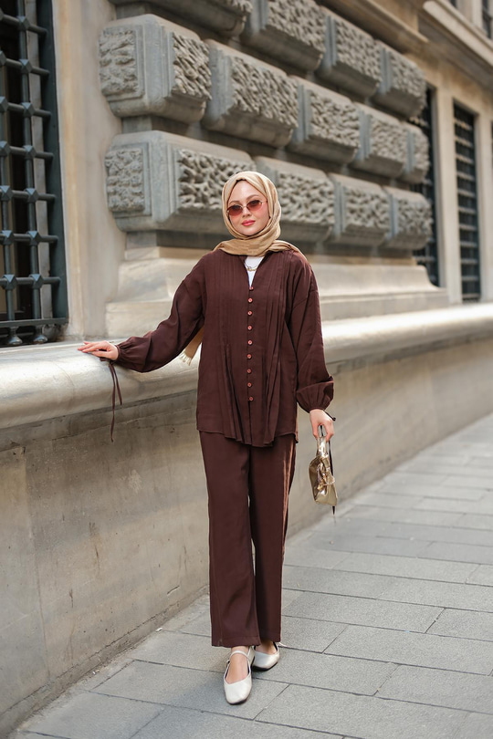 Süs Dikişli Büzgülü Takım Kahverengi