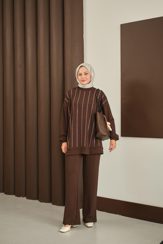 Taş Detay Takım Kahverengi