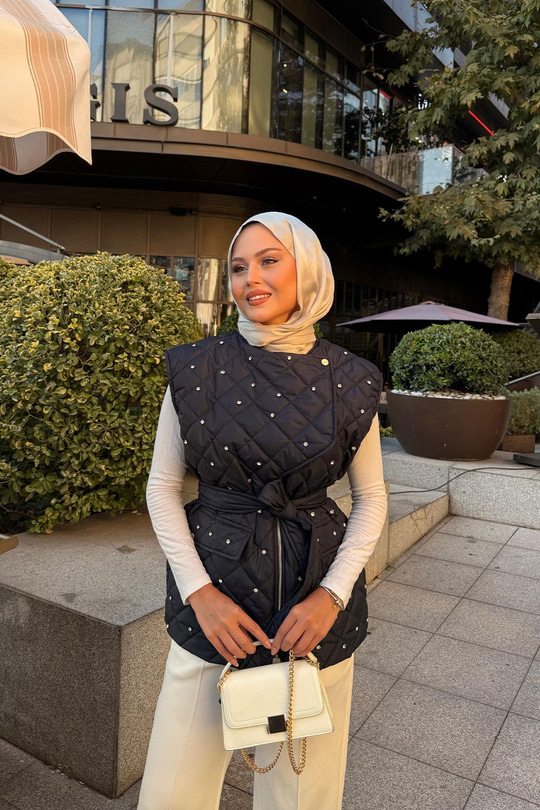 Taş Detaylı Kapitone Yelek Lacivert