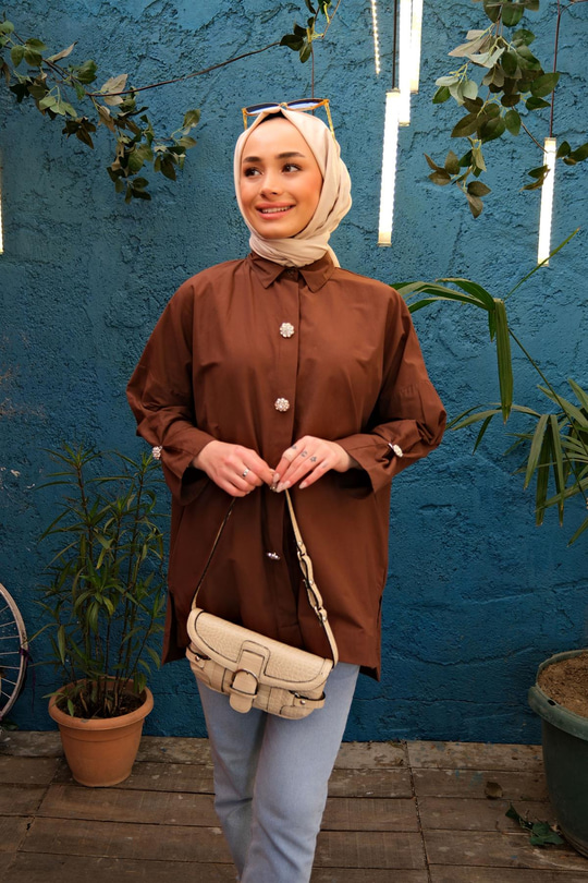 TAS DUGMELI DETAYLI GOMLEK KAHVERENGI