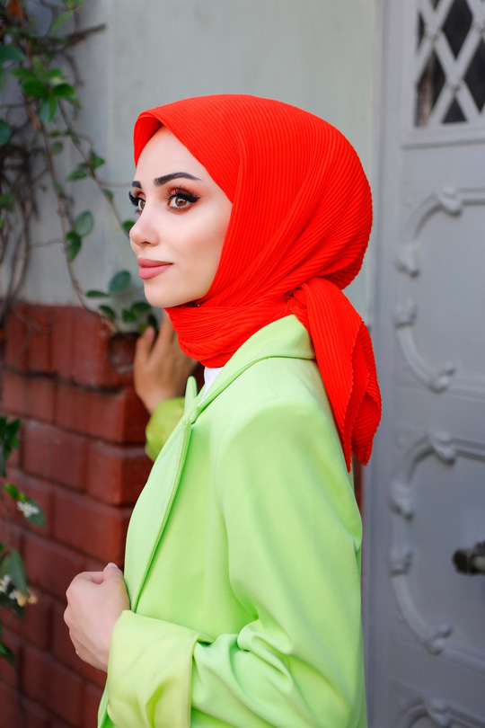 TEK RENK PLISELI ESARP NAR CICEGI