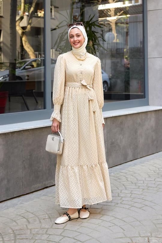 Tül Detay Kemerli Elbise Krem