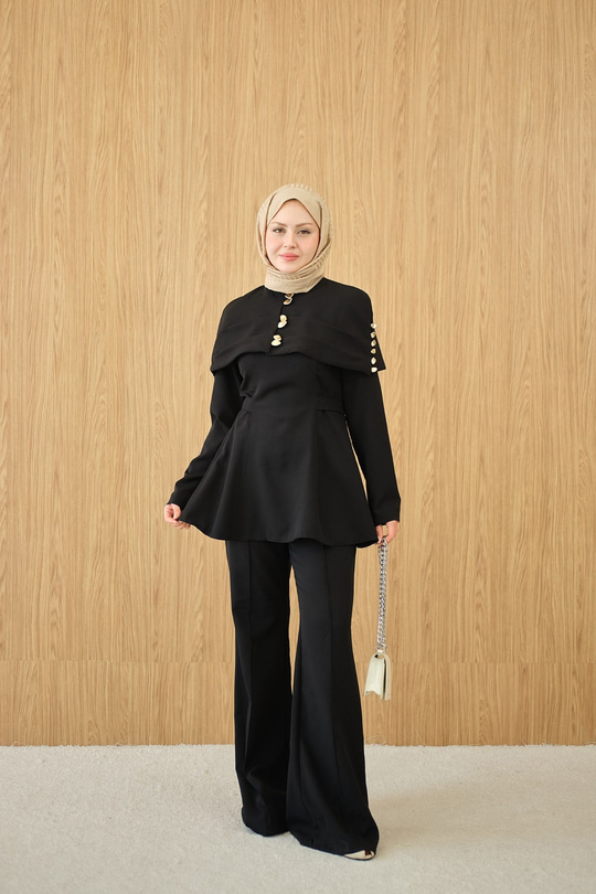 Üstü Çıkarılabilir Bolero Gold Düğme Detay Takım Siyah