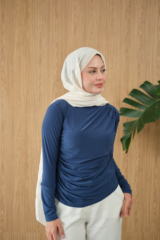 Uzun Kollu Büzgü Detay Bluz İndigo Mavi