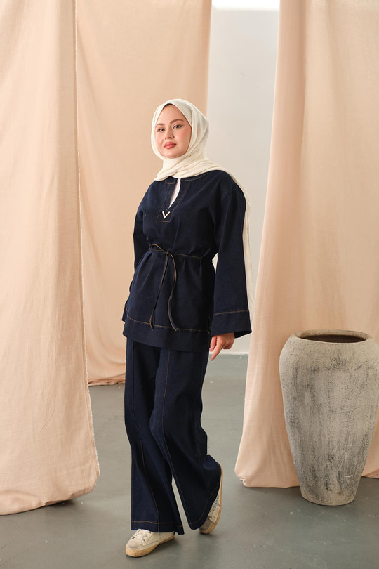 V Broş Detay Takım Lacivert