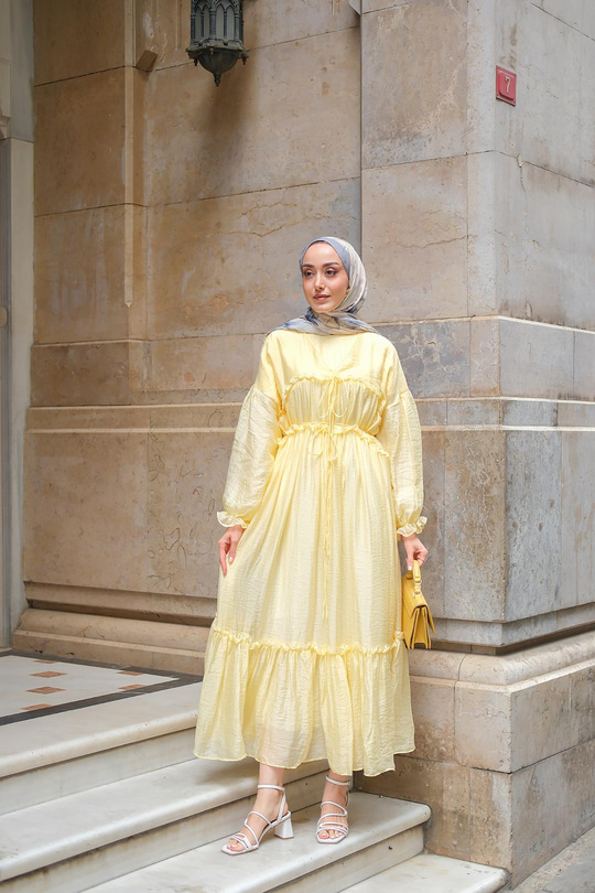 V Detay Tül Elbise Sarı