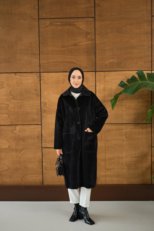 Yaka Detay Peluş Kaban Siyah