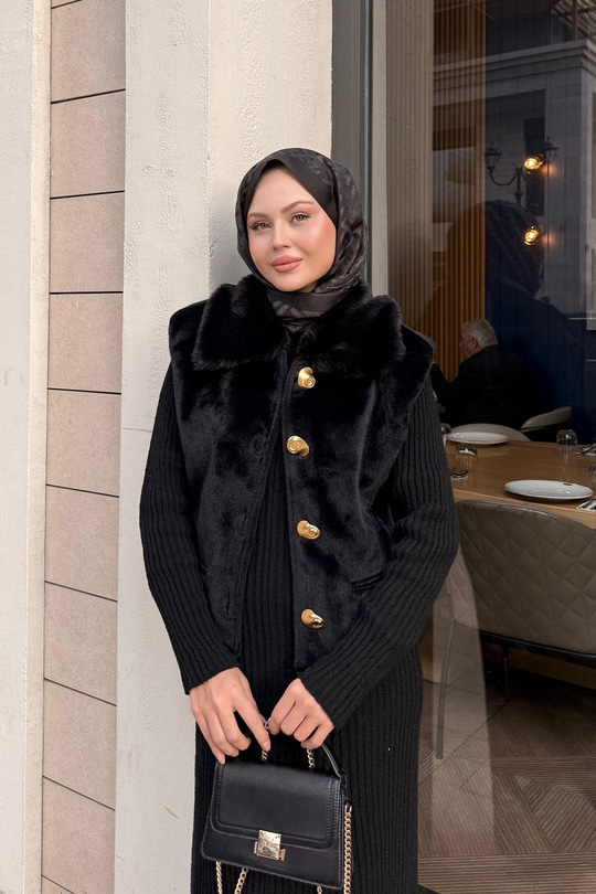 Yaka Kürklü Yelek Siyah