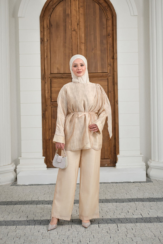 Yaka Şal Detay Bel Bağlamalı Takım Krem