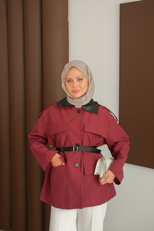 Yakası Deri Kemerli Kısa Ceket Bordo