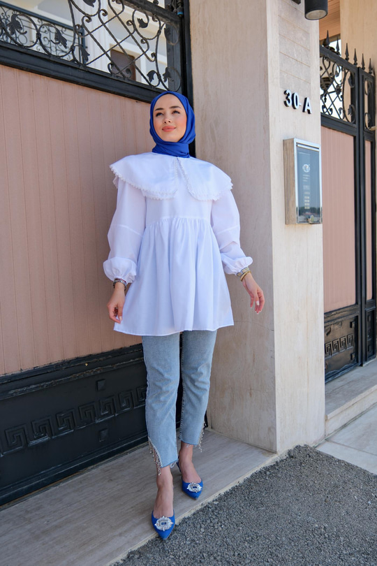 Yakası Nakış Detaylı Gömlek Beyaz