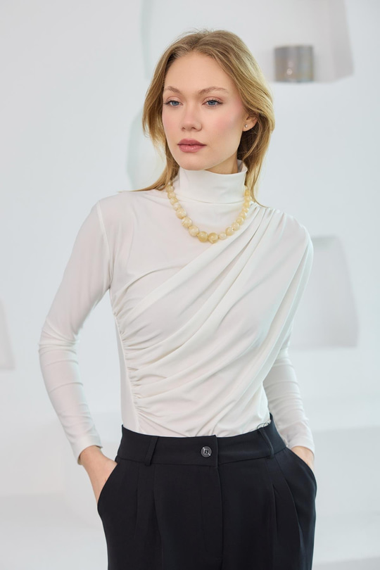 Yan Detayları Büzgülü Badi Beyaz