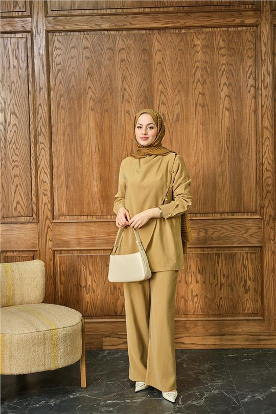 Yan Düğme Detay Takım Hardal