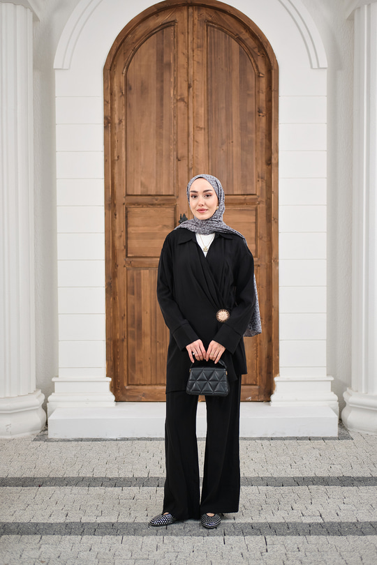 Yandan Bağlamalı Broş Detay Takım Siyah