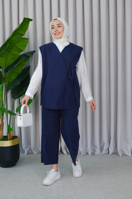 Yandan Bağlamlı Yelekli Takım Lacivert