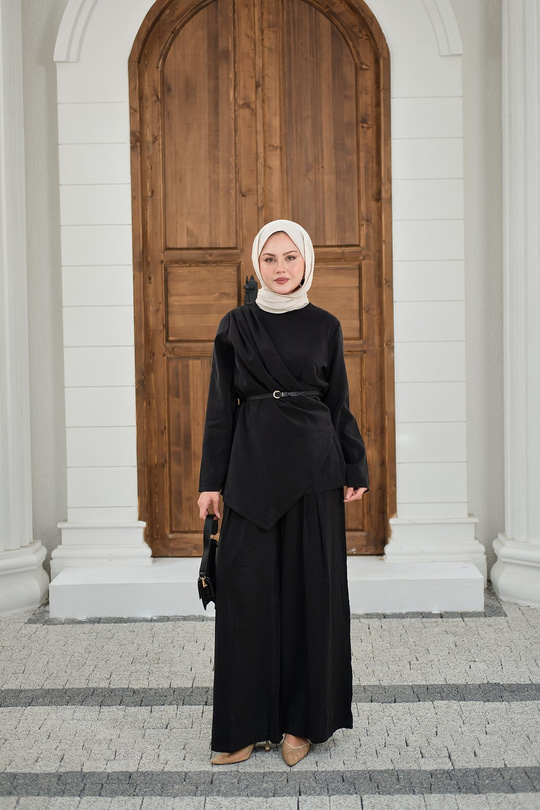 Yandan Dikişli Parça Detay Pantolonlu Takım Siyah