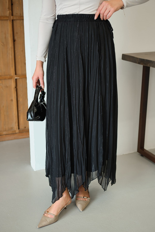 Yanları Bağcık Detay Simli Şifon Etek Siyah