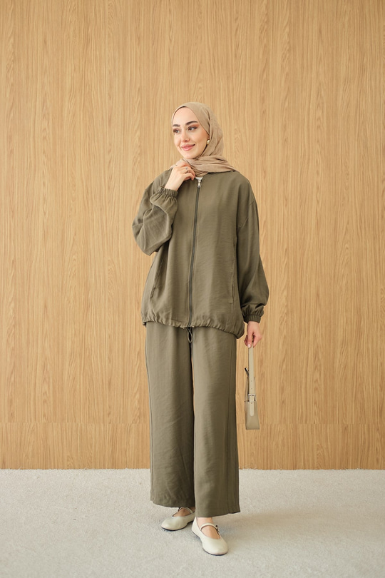 Yanları Dikiş Detay Fermuarlı Takım Yeşil