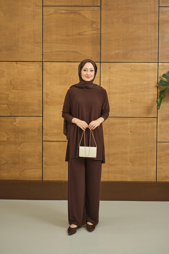 Yanları Yırtmaç Detay İkili Takım Acı Kahve