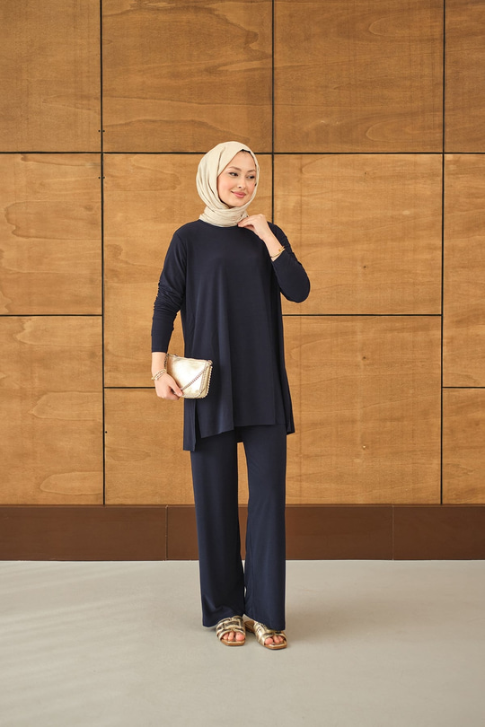 Yanları Yırtmaç Detay İkili Takım Lacivert