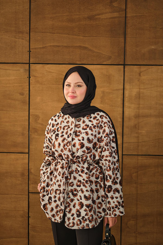 Yaprak Desen Beli Lastikli Ceket Ekru