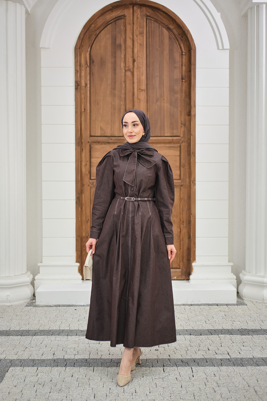 Yarım Düğmeli Yaka Bağlamalı Kemerli Balon Kol Elbise Kahverengi