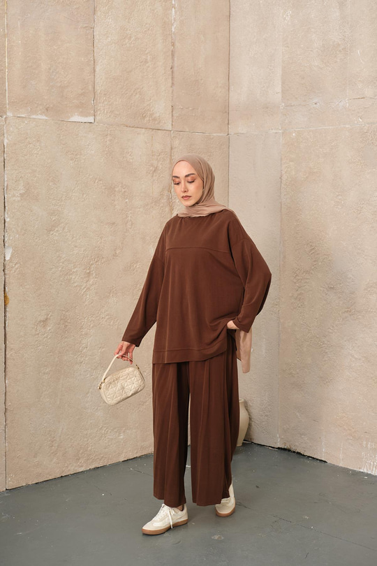 Yırtmaç Detay Takım Kahve