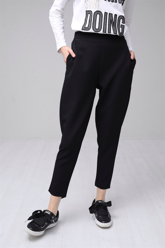 HAVUÇ KESİM KREP PANTOLON