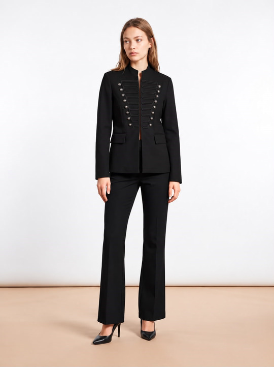 NAKIŞ  DETAYLI  DÜĞMELİ BLAZER  CEKET