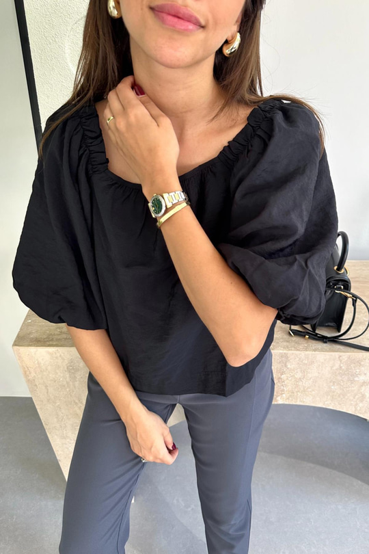 Shelvy Siyah Omuz Detaylı Bluz