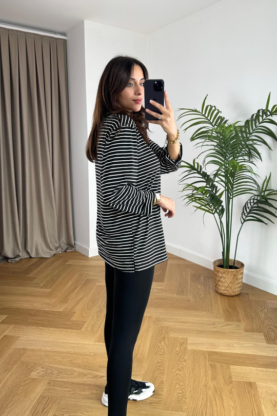 Siyah Beyaz Çizgili Bisiklet Yaka Sweatshirt