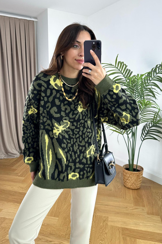 Zümrüt Neon Renk Geçişli Triko Kazak