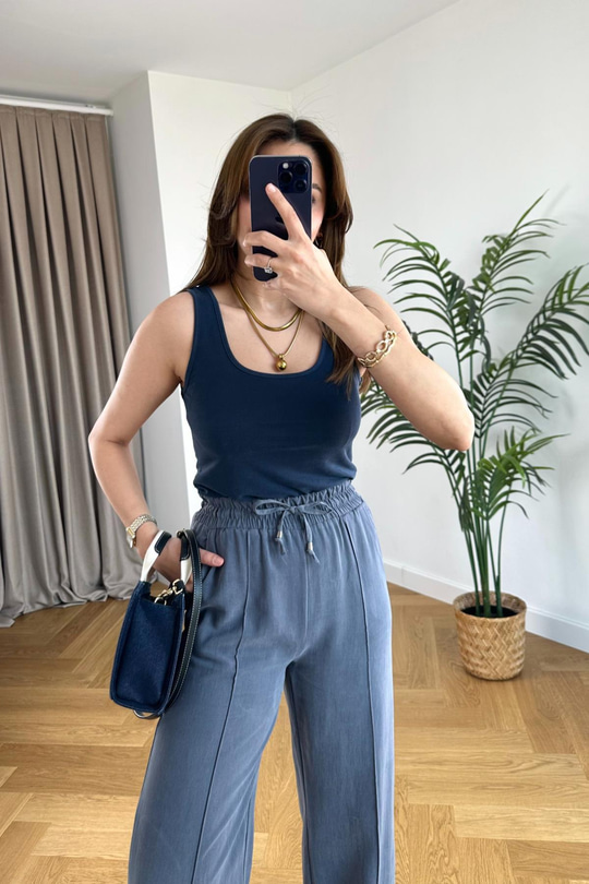 Oysh Lacivert Askılı Bluz