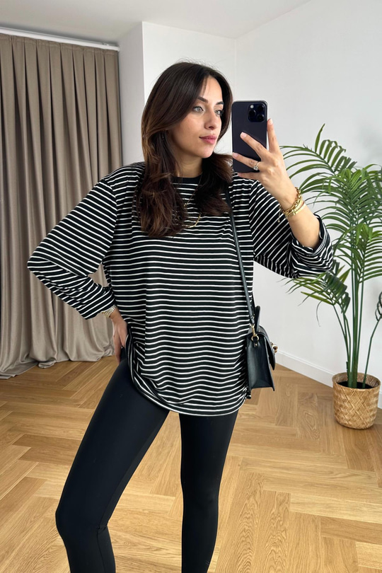 Siyah Beyaz Çizgili Bisiklet Yaka Sweatshirt