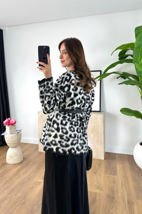 Vesto Siyah Beyaz Leopar Desenli Hırka