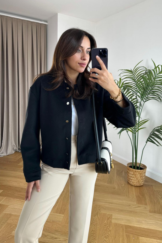 Siyah Düğmeli Kısa Bomber Ceket