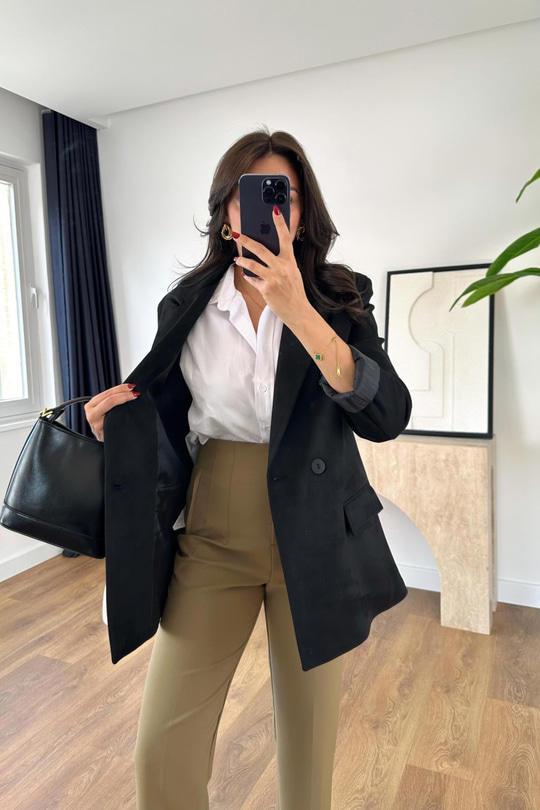 Lona Siyah İç Astar Detaylı Blazer