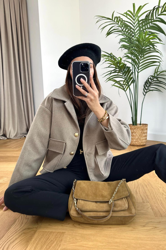 Poly Kaşe Dokulu Gold Düğme Vizon Ceket