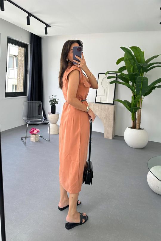 Liza Yavruağzı Kemer Detaylı Tensel Elbise