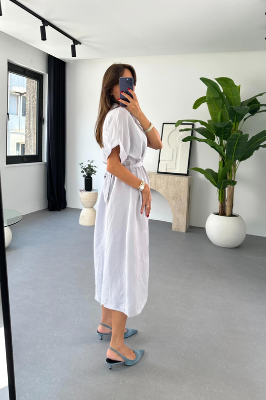 Yela Açık Gri Gizli Düğme Detaylı Tencel Elbise