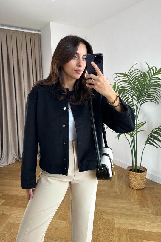 Siyah Düğmeli Kısa Bomber Ceket